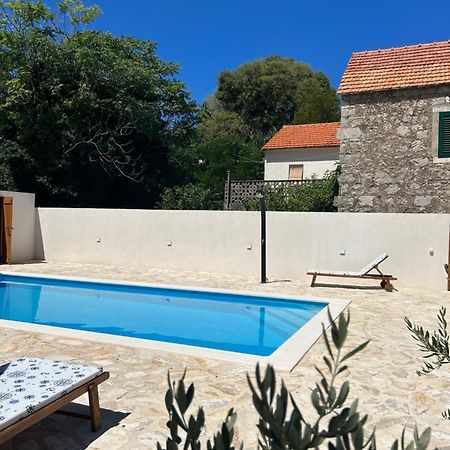 Holiday Home Hauser Vrbanj Bagian luar foto